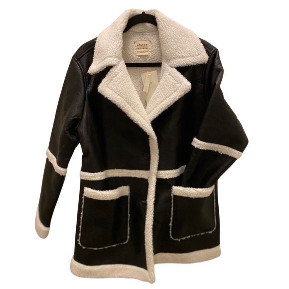 Faux Leather Sherpa Jacket - Picture 2 of 3